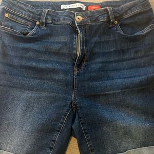 Celebrity Pink Bermuda 5-pocket denim shorts, variable dark wash, cuffed hem